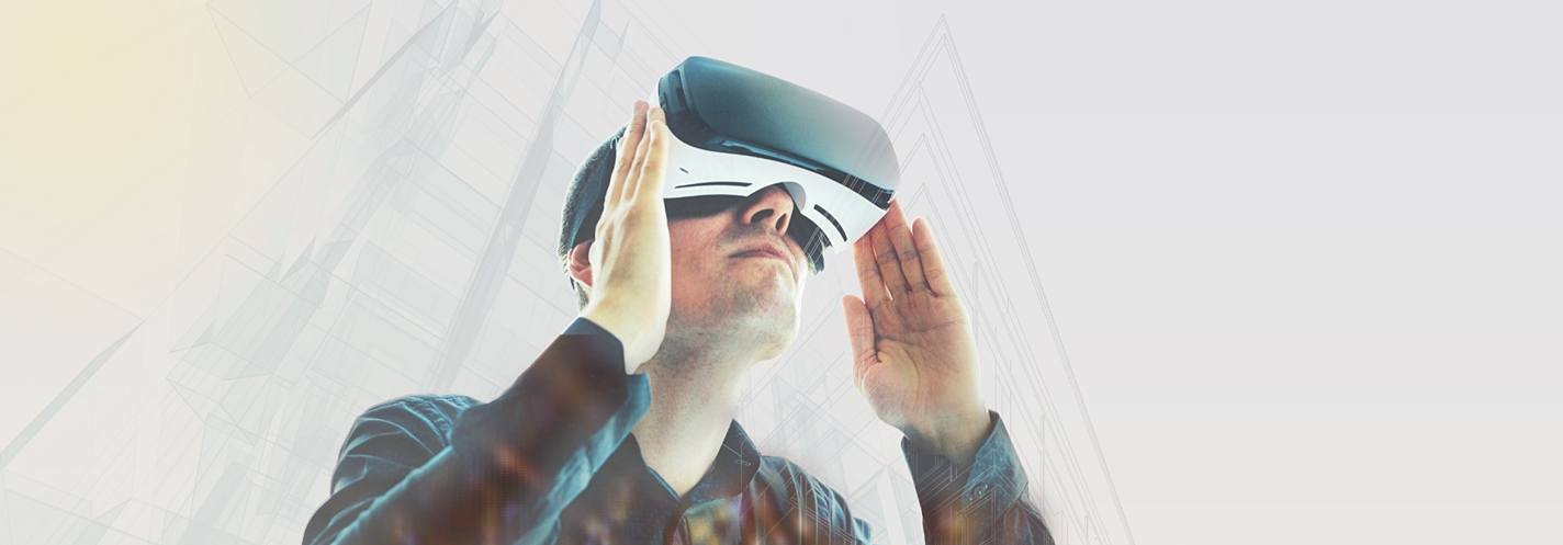 透過 VR 頭戴式裝置觀看的人