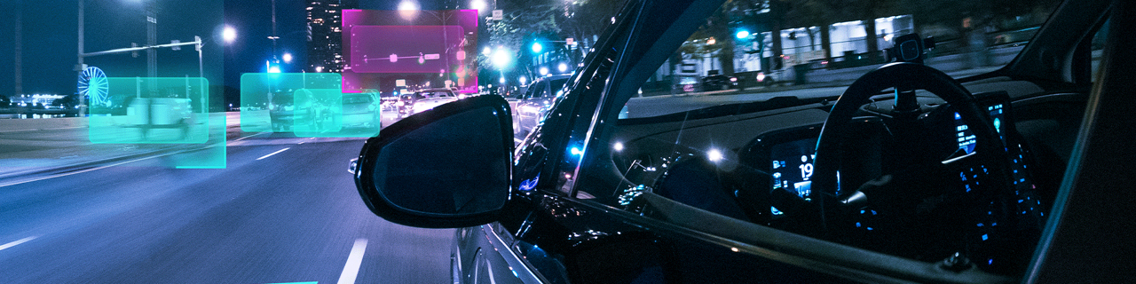 科技輔助開車在街道上的橫幅影像